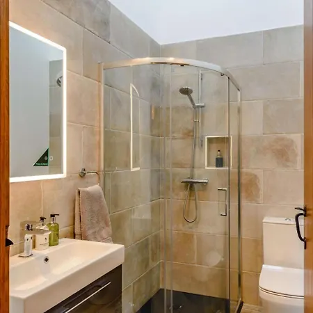 5 Bed In Lancaster Oc-90546