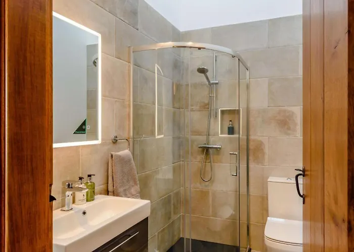 5 Bed In Lancaster Oc-90546